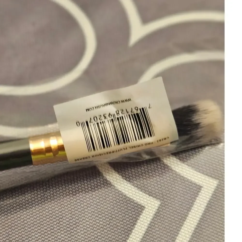Crown Dual-Ended C8292 Pro Chisel Fluff / Precision Crease Brush